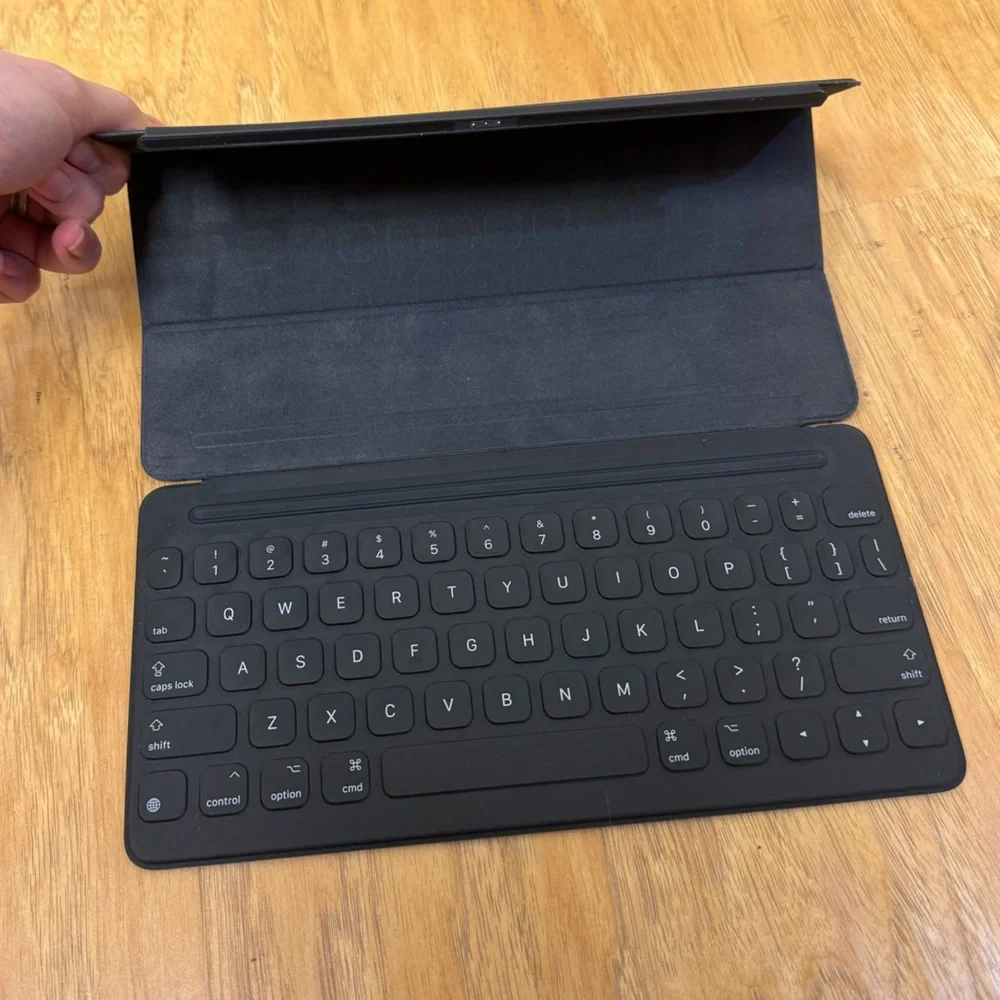Black iPad Magnetic Keyboard